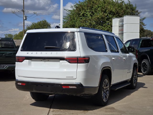 Used 2024 Jeep Wagoneer L Series II RWD image 7