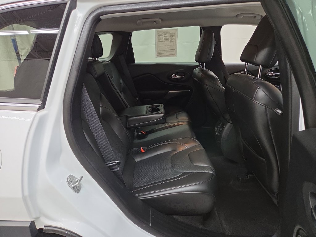 Used 2019 Jeep Cherokee Limited AWD/4WD image 11