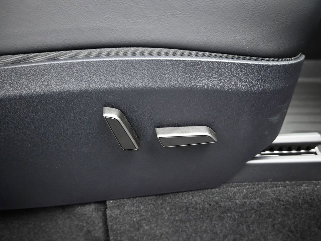 Used 2024 Tesla Model Y Long Range image 23