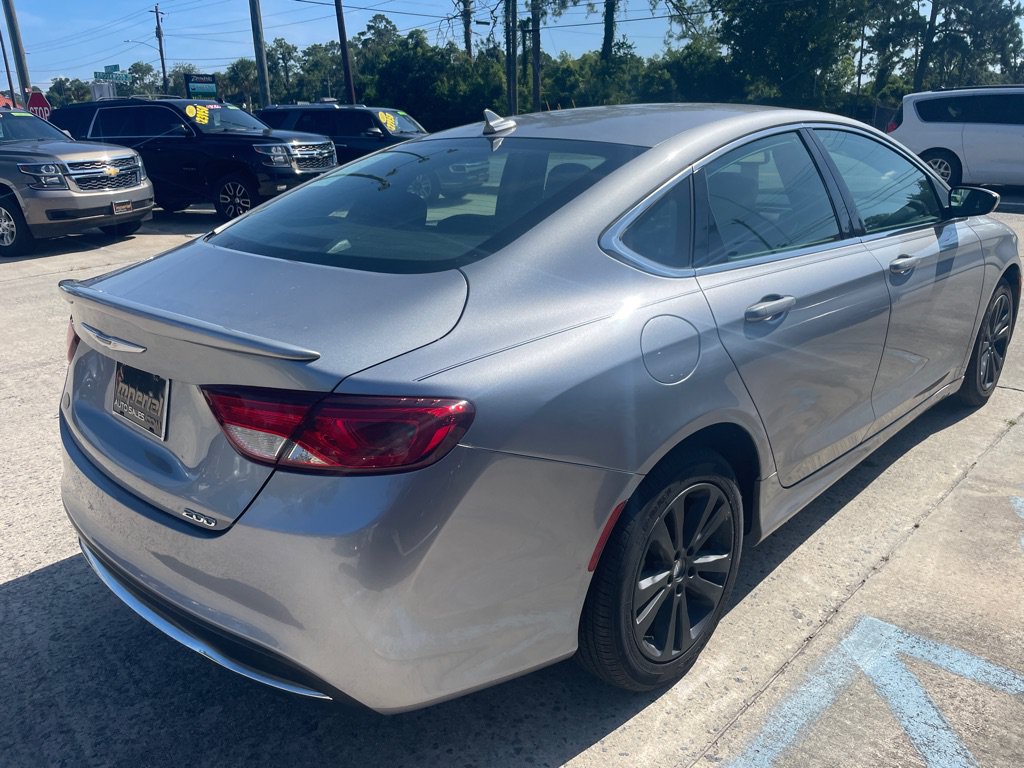 Used 2017 Chrysler 200 Limited Platinum FWD image 5