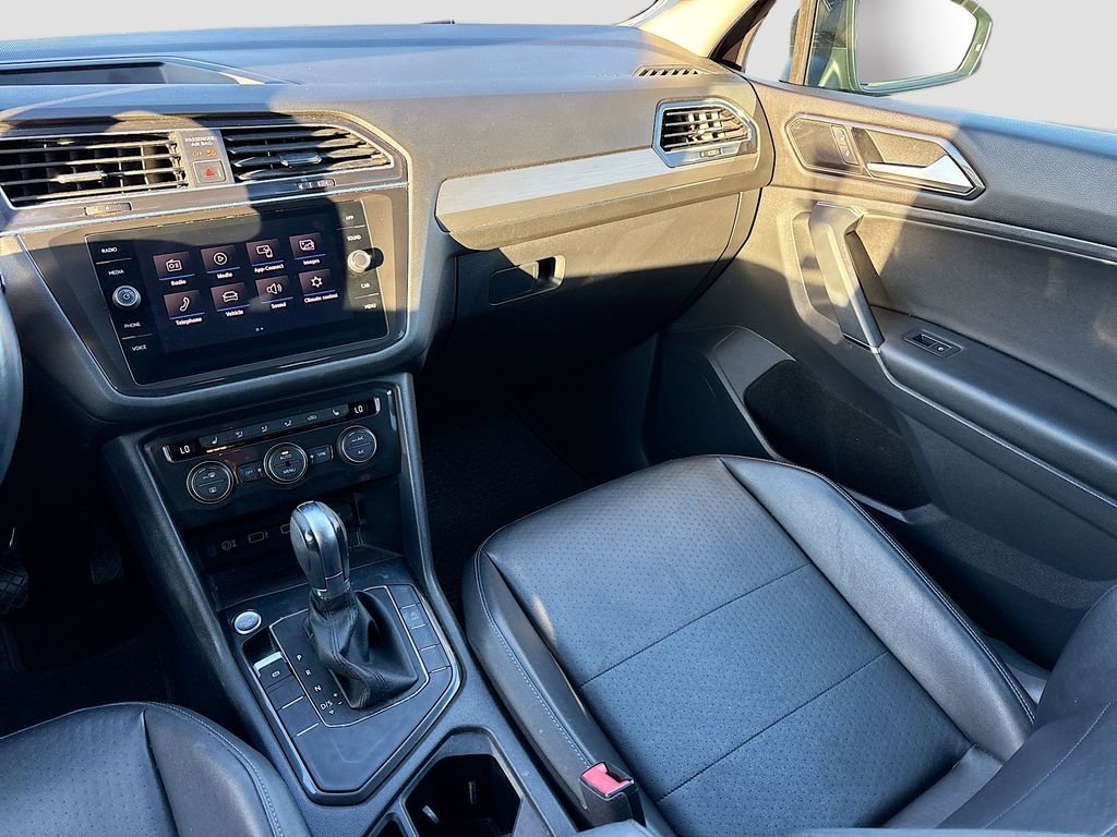 Used 2018 Volkswagen Tiguan SE w/ Front Fog Lights Package image 24