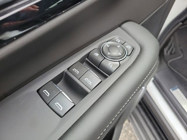 New 2025 Chevrolet Suburban Premier image 16