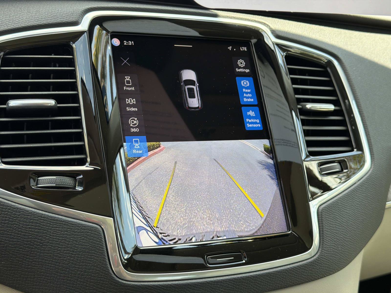 Certified 2023 Volvo XC90 B6 Plus w/ Protection Package Premier AWD/4WD image 13