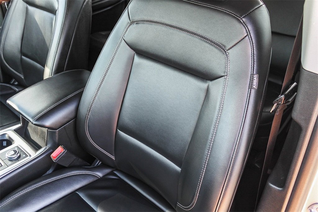 Used 2023 Ford Explorer XLT w/ Equipment Group 202A image 31