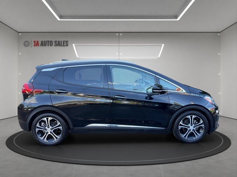 Used 2018 Chevrolet Bolt Premier w/ Driver Confidence II Package FWD image 6