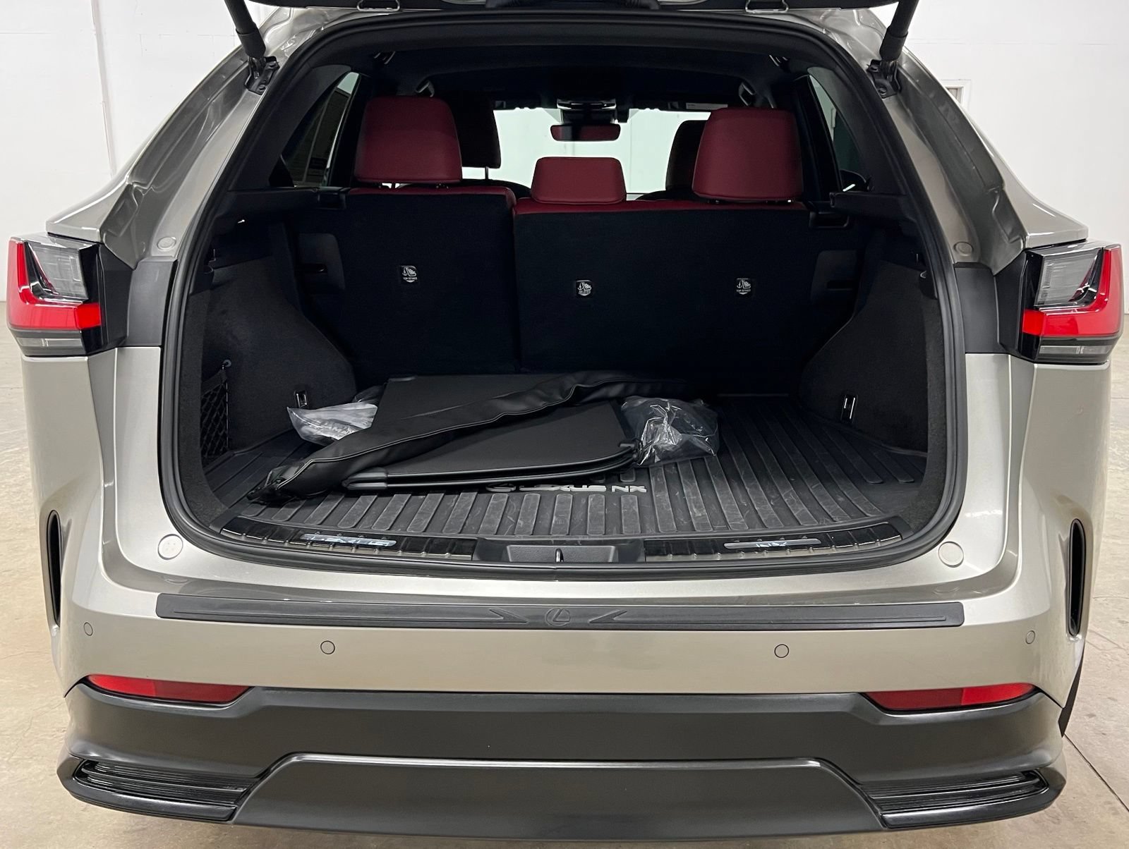 Used 2025 Lexus NX 250 FWD w/ Accessory Package (2T) image 26
