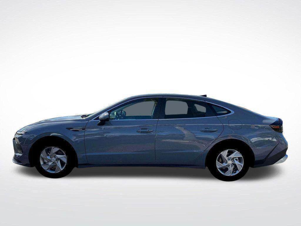 New 2026 Hyundai Sonata SE FWD image 3