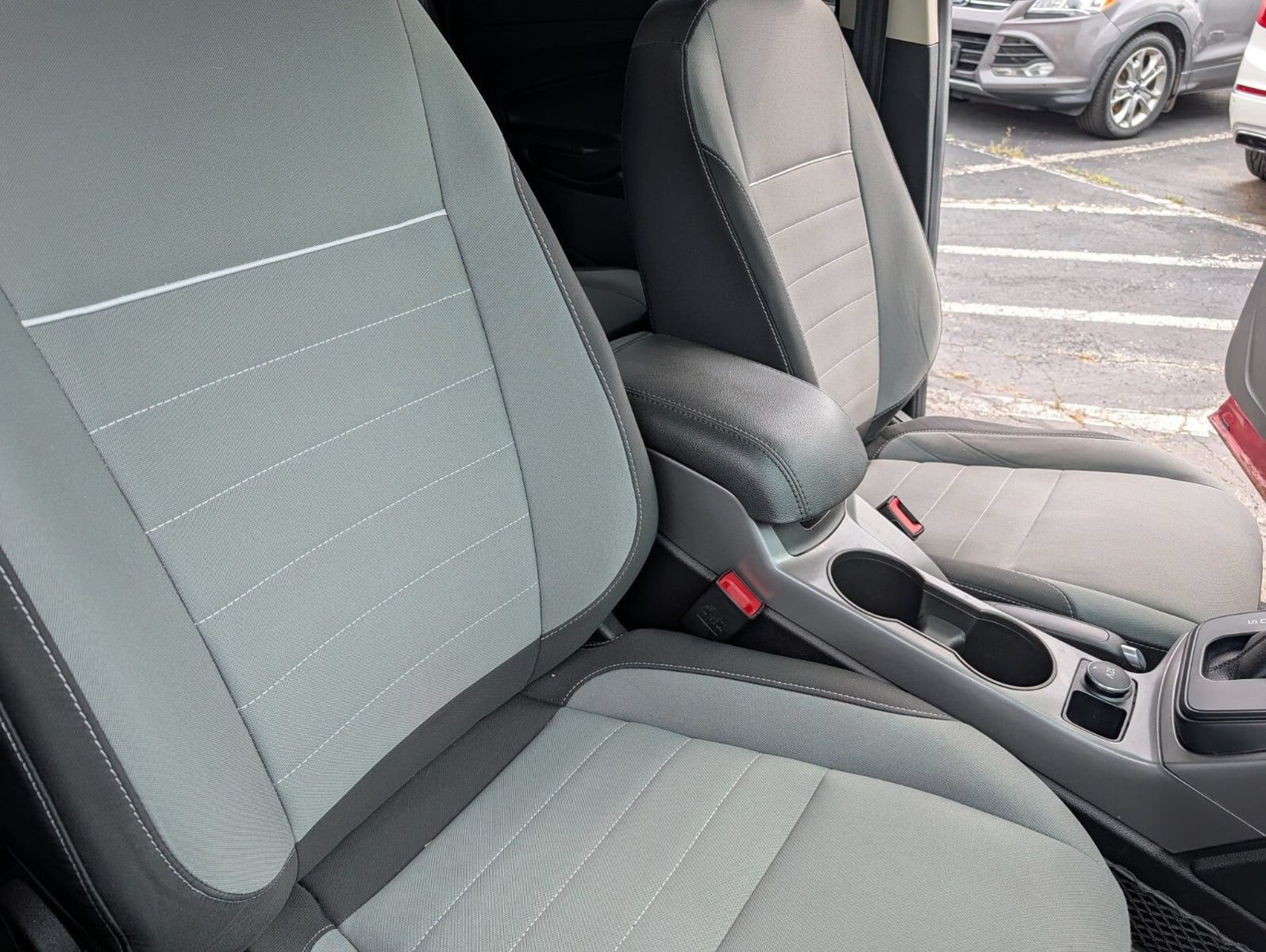 Used 2015 Ford Escape SE FWD image 21