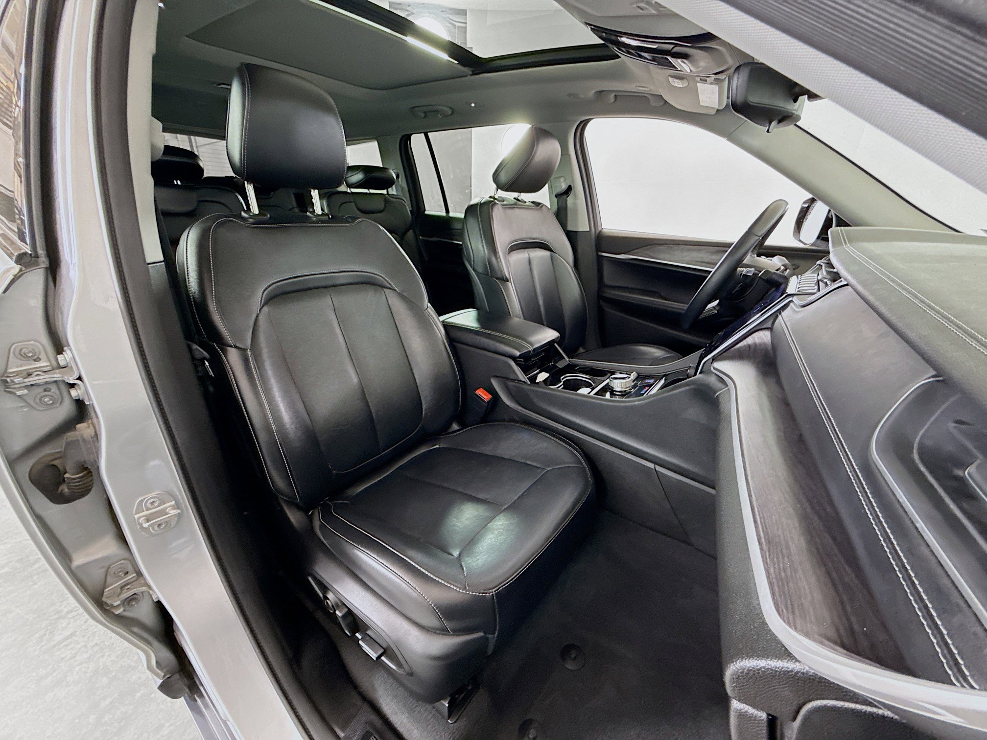 Used 2021 Jeep Grand Cherokee L Limited image 28