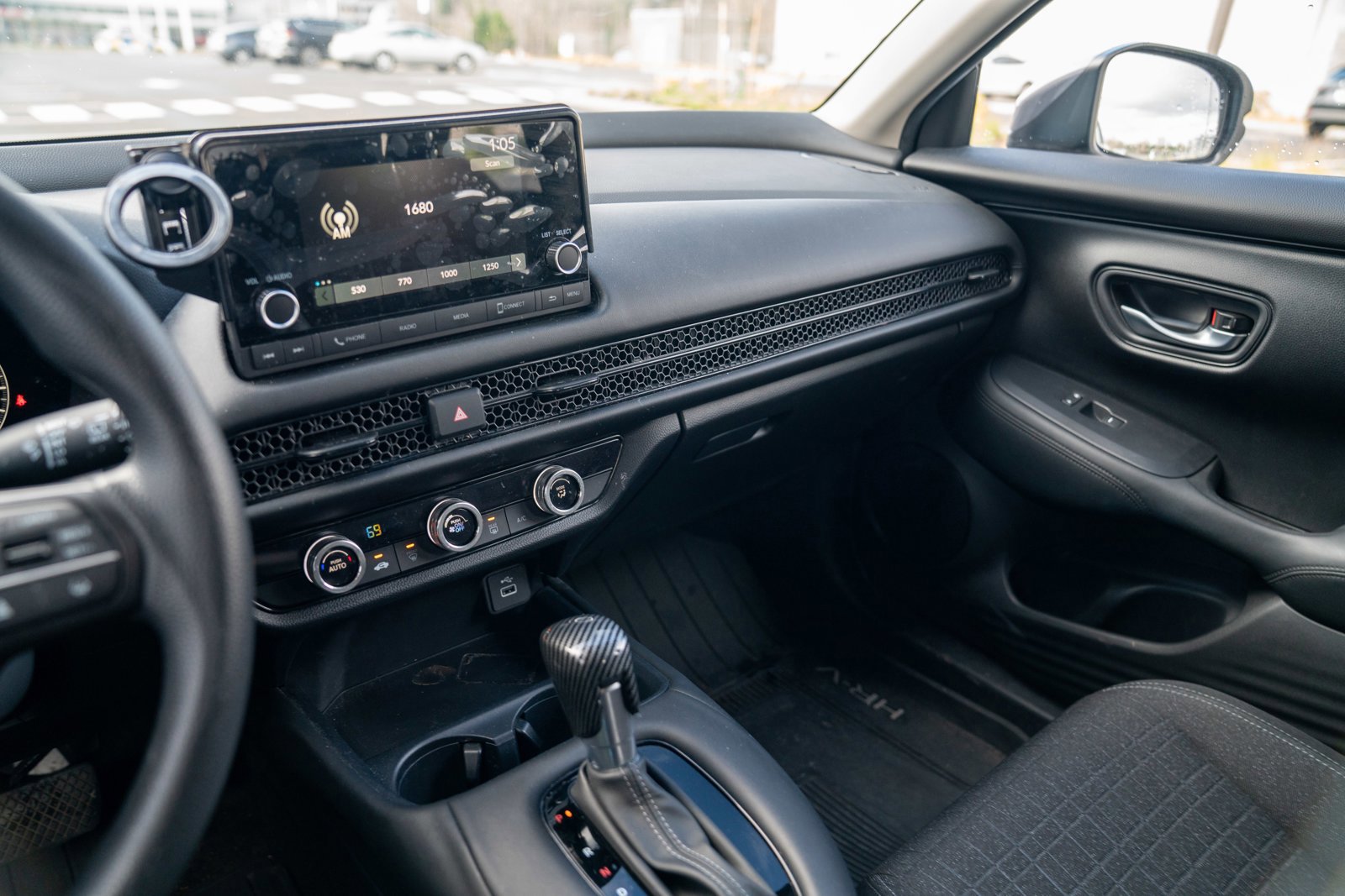 Used 2024 Honda HR-V LX image 13