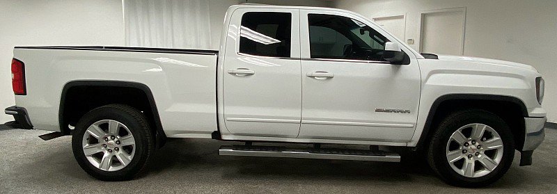 Used 2017 GMC Sierra 1500 SLE w/ SLE Value Package image 4