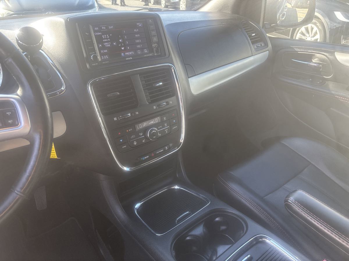 Used 2019 Dodge Grand Caravan GT image 13