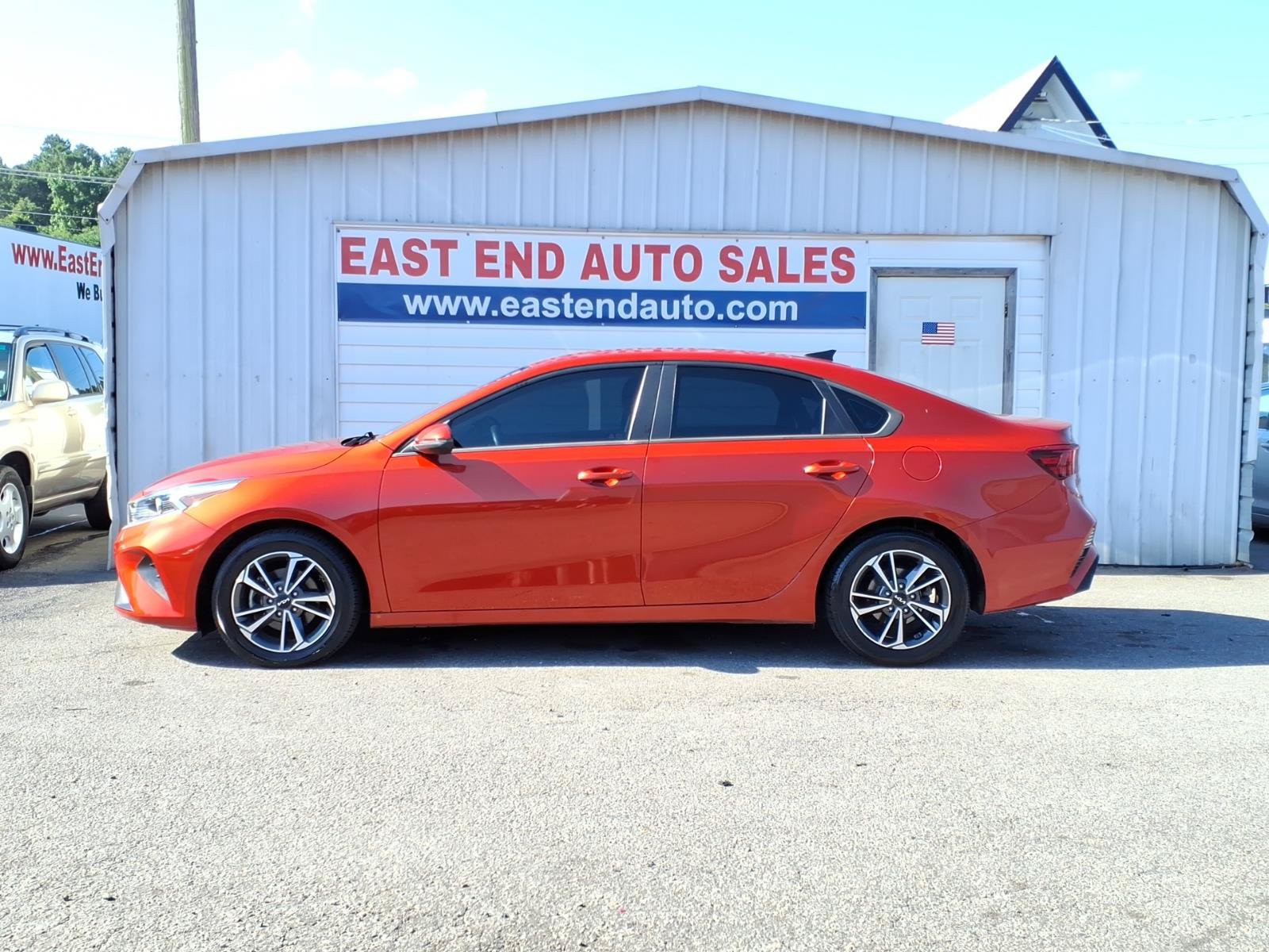 Used 2022 Kia Forte LXS w/ LXS Technology Package FWD image 2