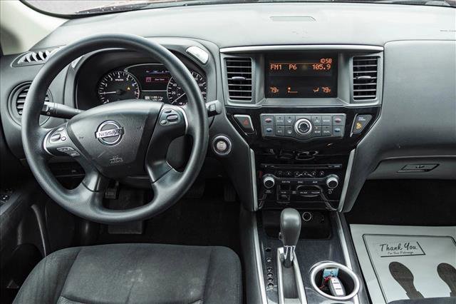 Used 2015 Nissan Pathfinder S image 23