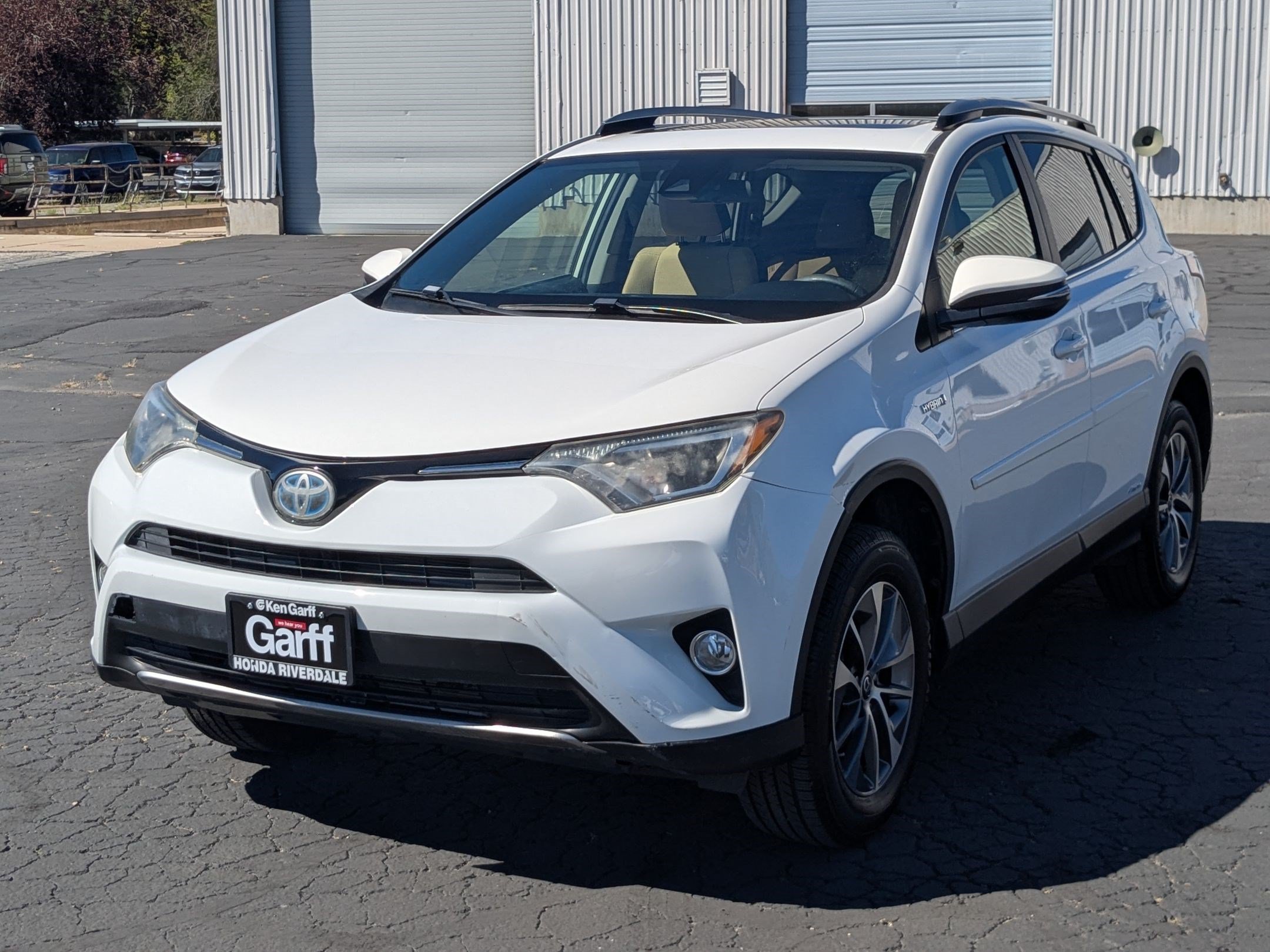 Used 2018 Toyota RAV4 XLE AWD/4WD image 10