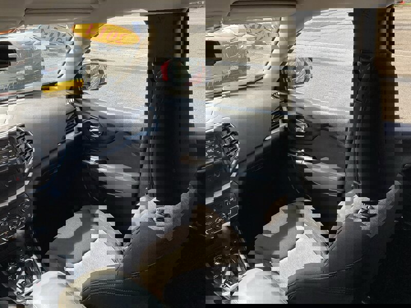 Used 2014 Jeep Cherokee Latitude w/ Comfort/Convenience Group image 20