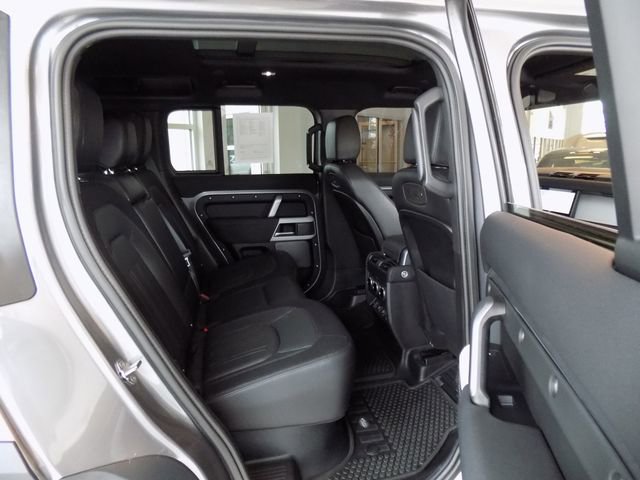 Used 2022 Land Rover Defender 110 X-Dynamic SE AWD/4WD image 22