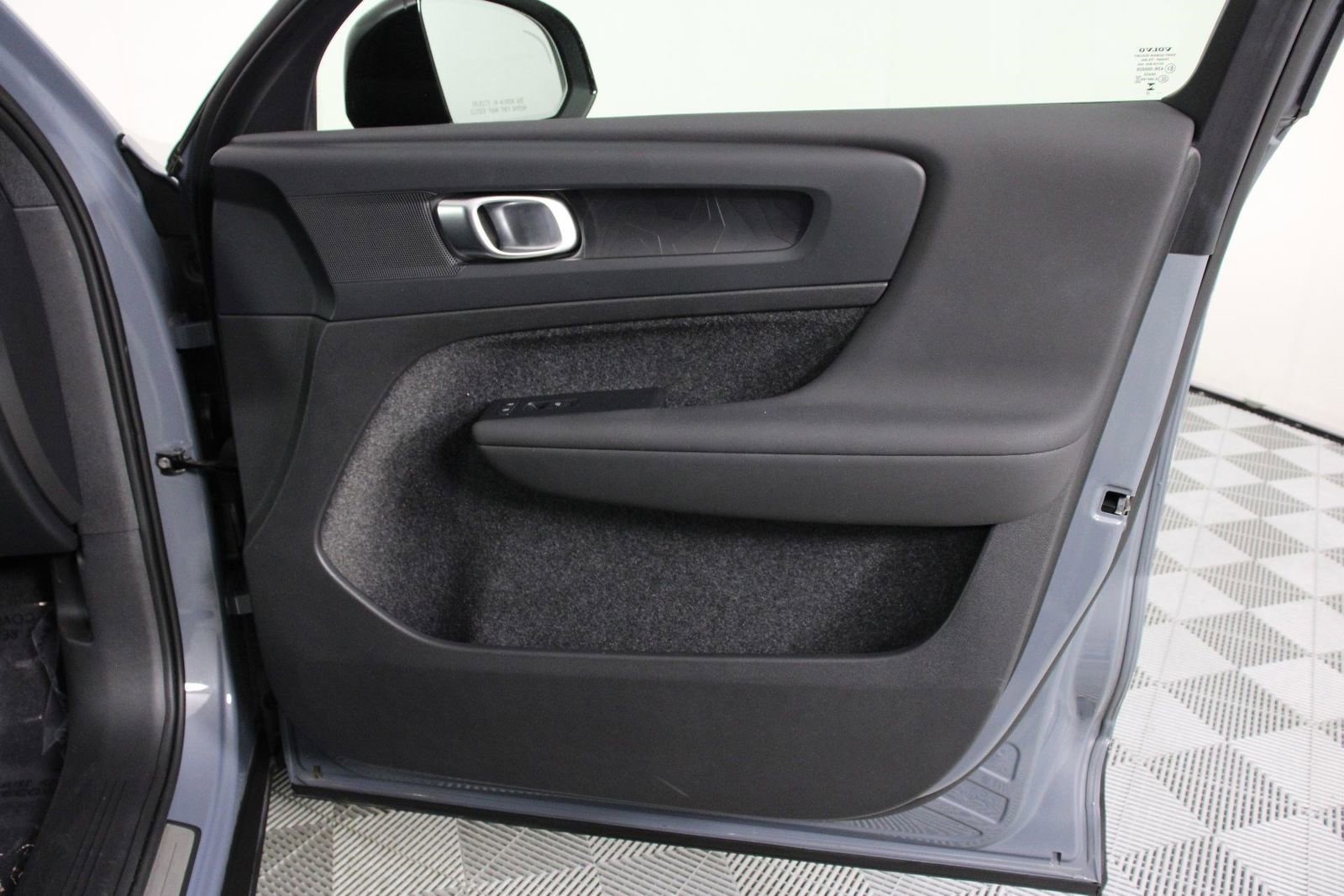 Certified 2023 Volvo C40 P8 Recharge Plus AWD/4WD image 21
