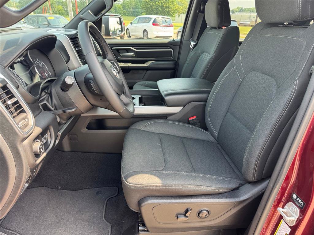 Used 2025 RAM 1500 Big Horn AWD/4WD image 6