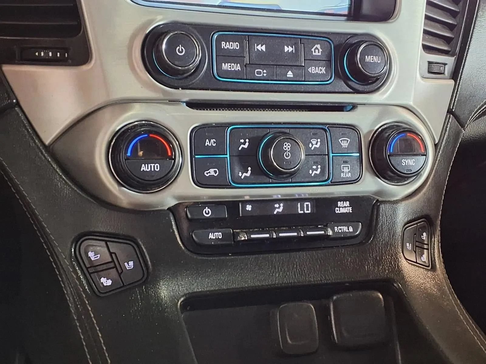 Used 2018 GMC Yukon SLT w/ Premium Edition AWD/4WD image 26