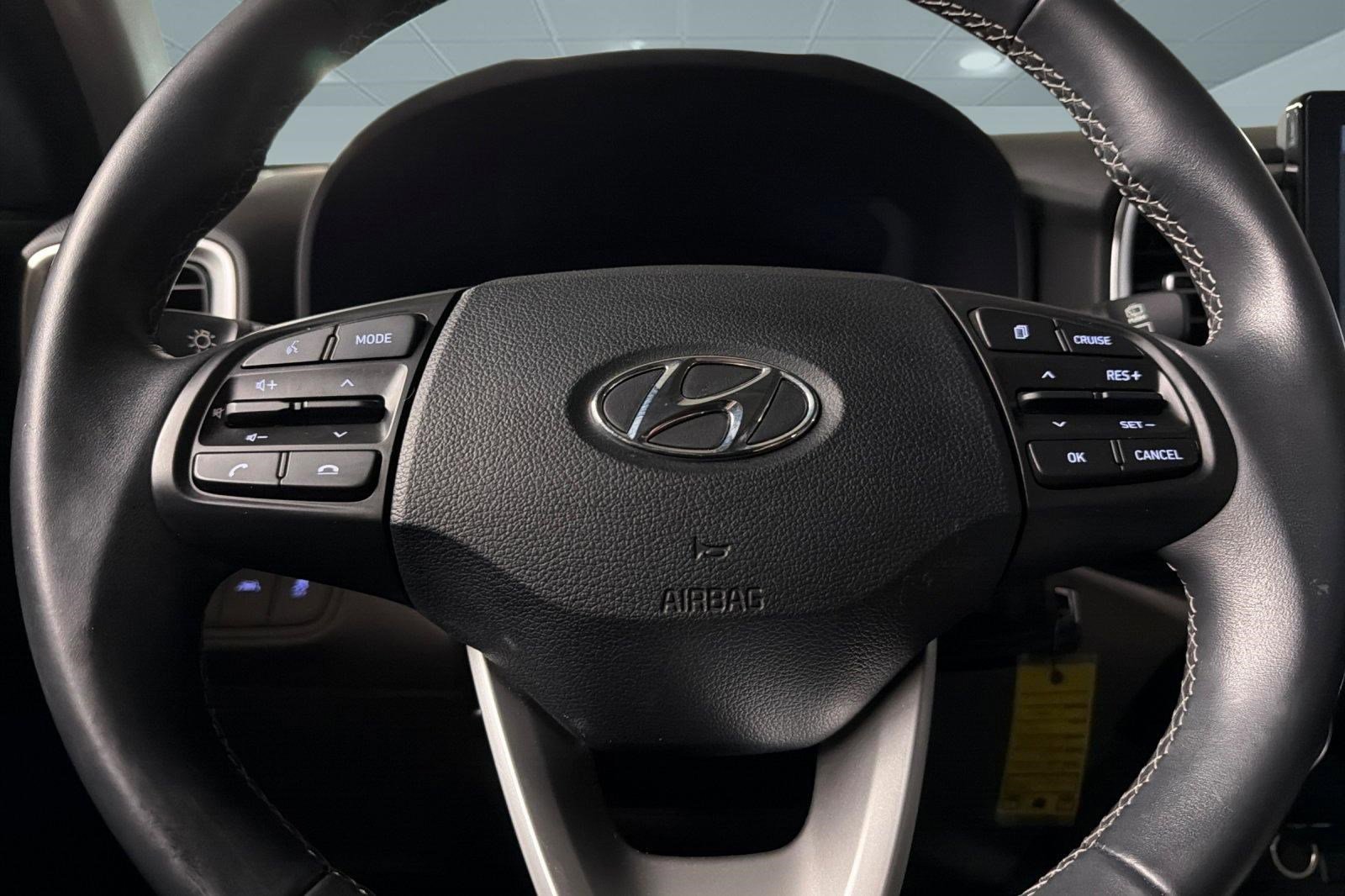 Used 2022 Hyundai Venue SEL image 15