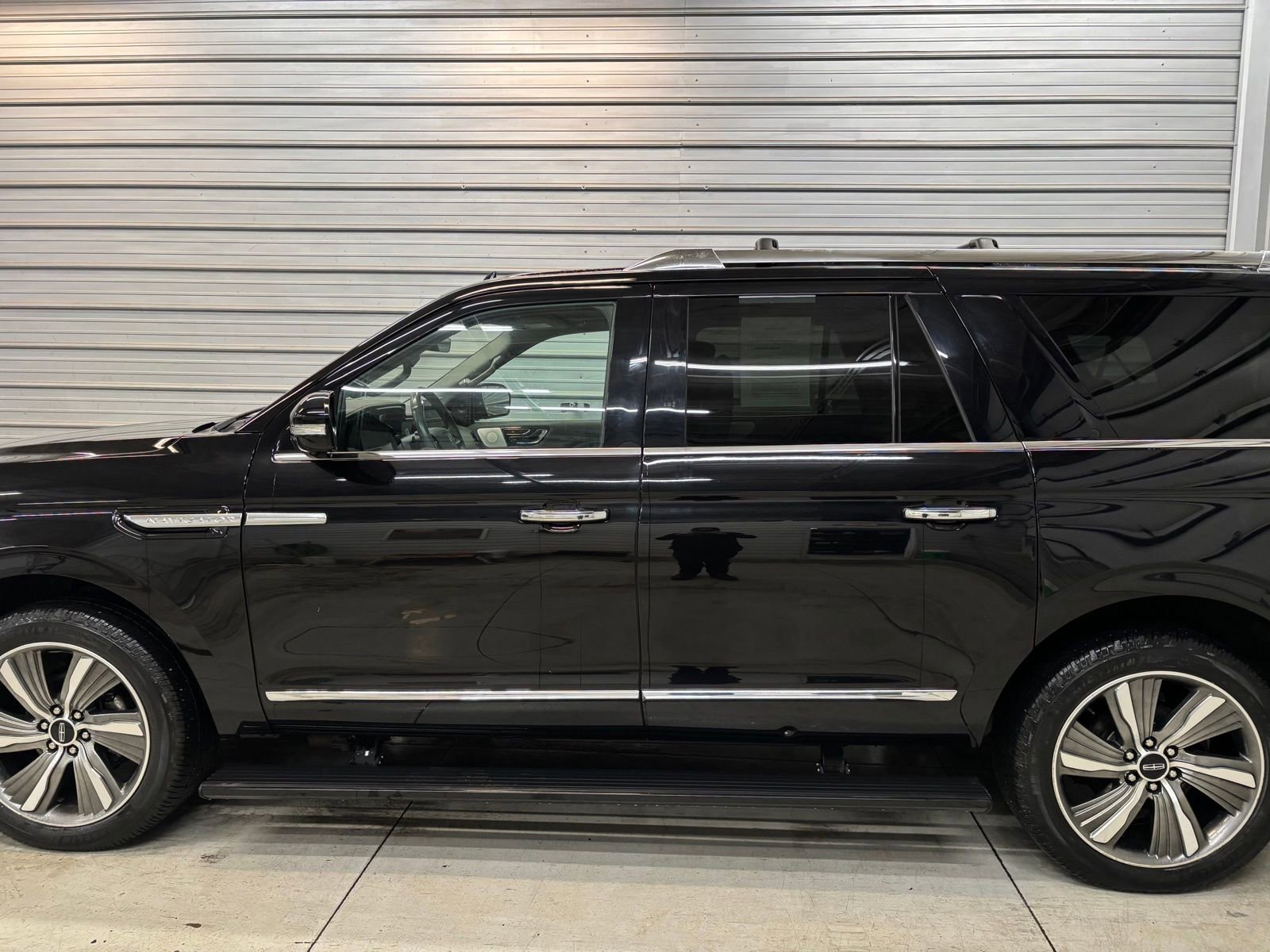 Used 2019 Lincoln Navigator L Reserve image 7
