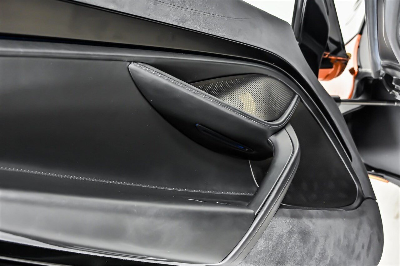 Used 2018 McLaren 720S Performance RWD image 20