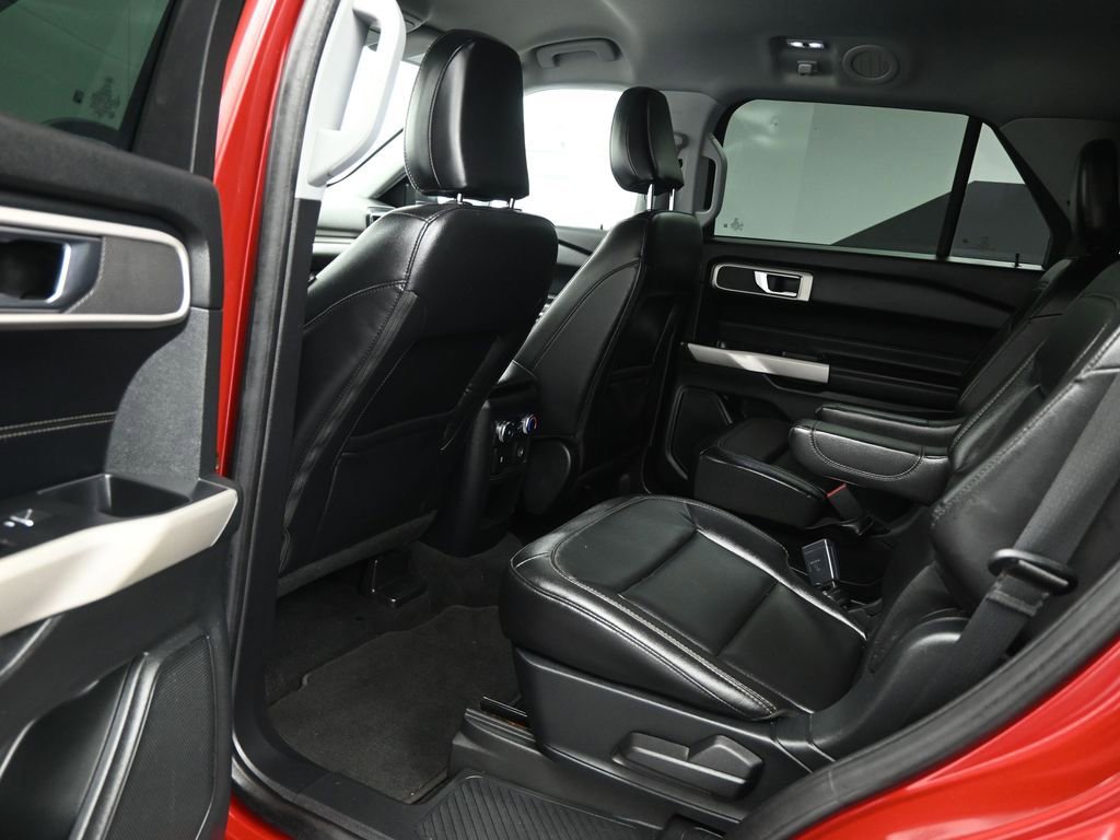 Certified 2021 Ford Explorer XLT image 18