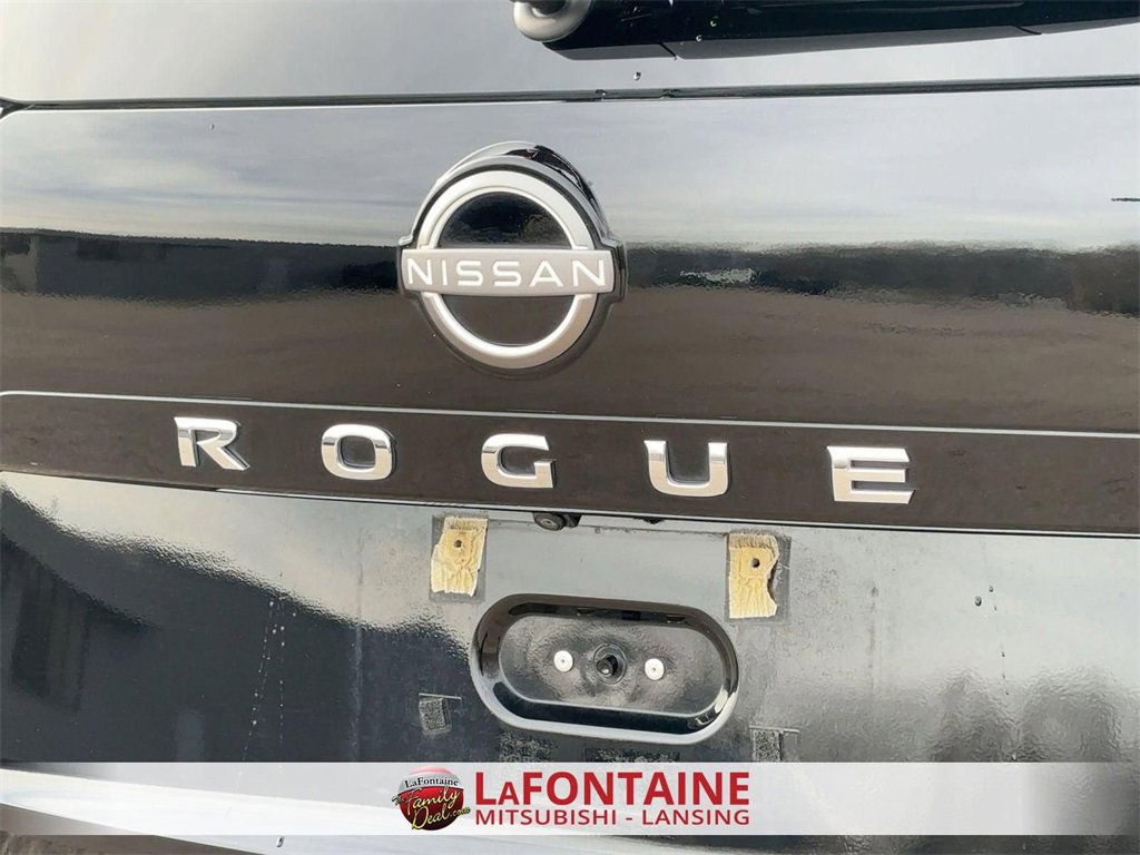 Used 2022 Nissan Rogue SV image 10