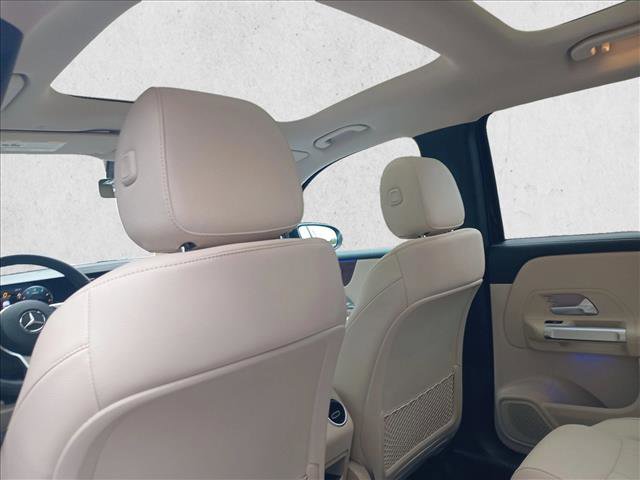Used 2023 Mercedes-Benz GLB 250 image 11