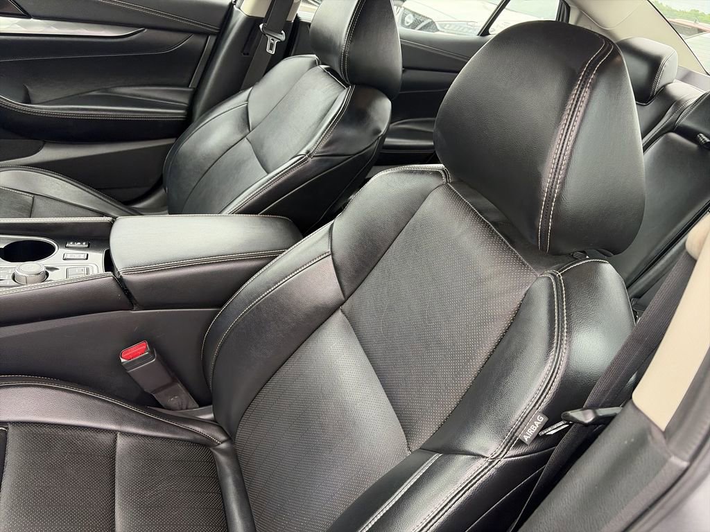 Used 2021 Nissan Maxima 3.5 SV w/ Floor Mat Group FWD image 11