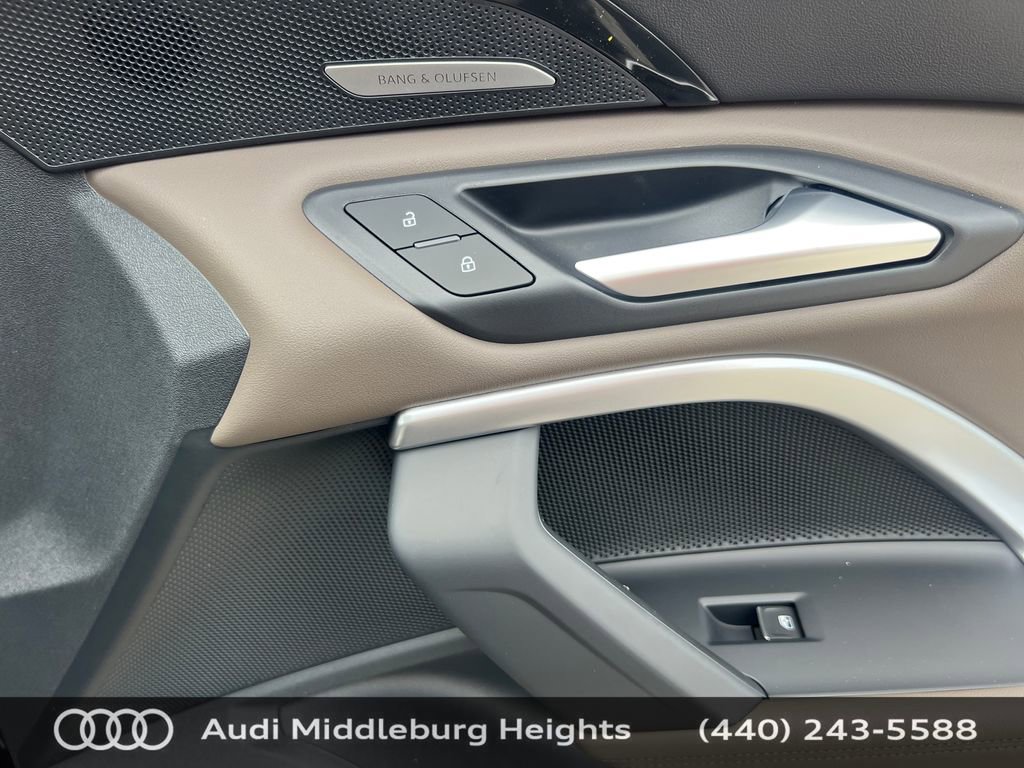 Used 2025 Audi Q5 Premium Plus w/ Premium Plus image 25