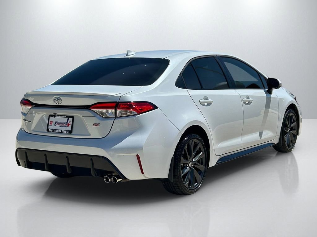 Used 2026 Toyota Corolla SE w/ SE Package FWD image 5