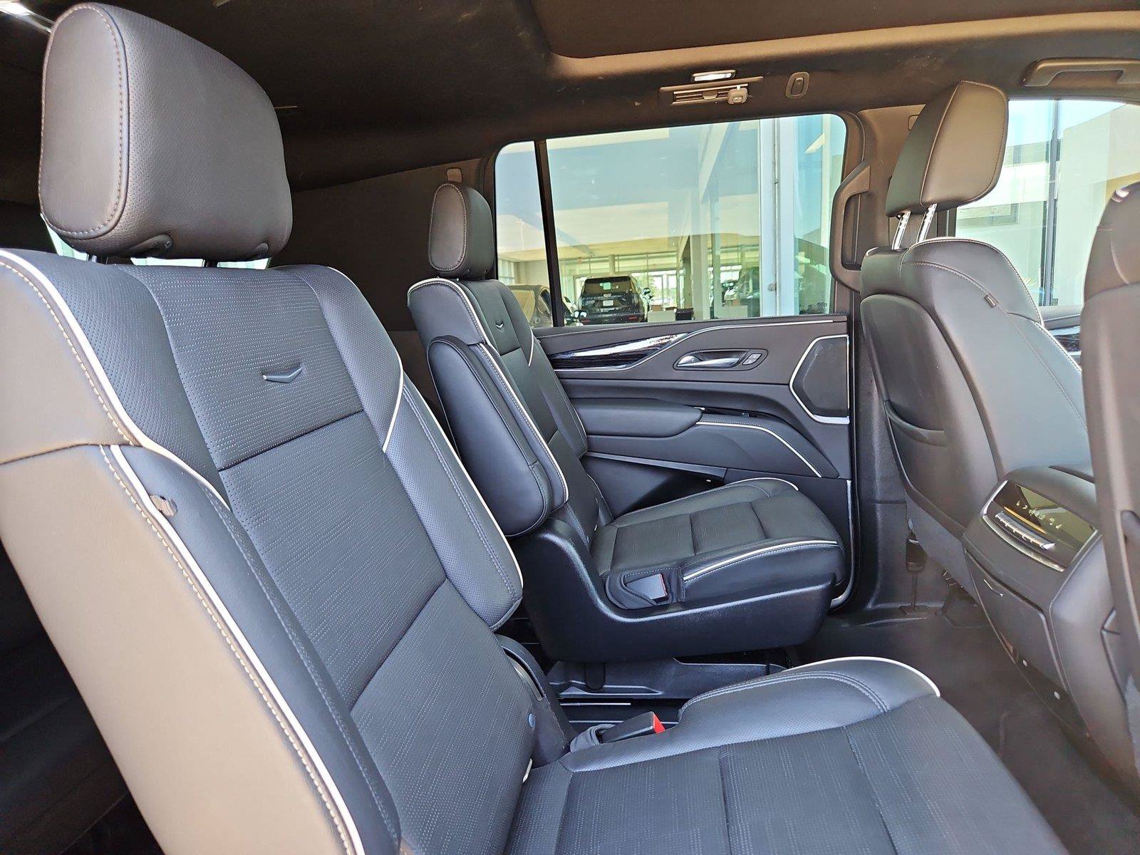 Used 2021 Cadillac Escalade ESV Sport w/ Driver Assist Tech Package AWD/4WD image 30