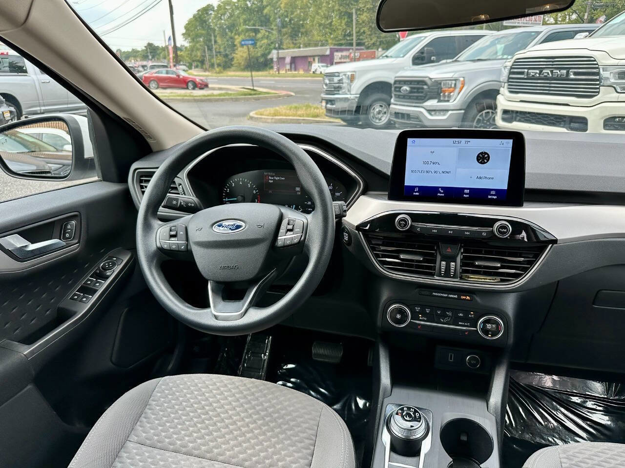 Used 2020 Ford Escape SE image 19