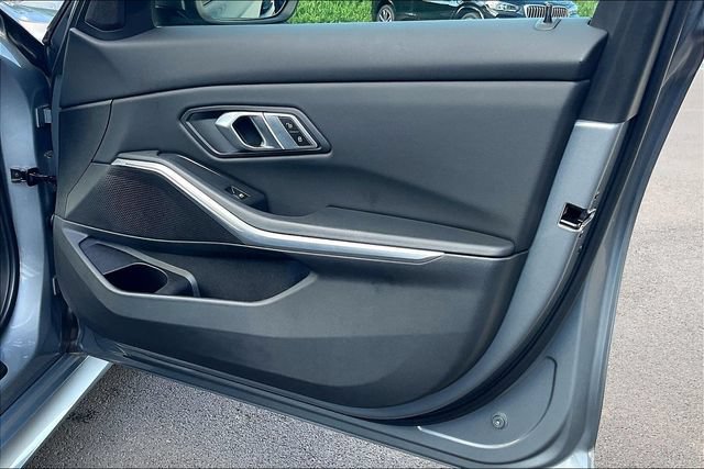 Used 2023 BMW 330i Sedan w/ M Sport Package RWD image 22