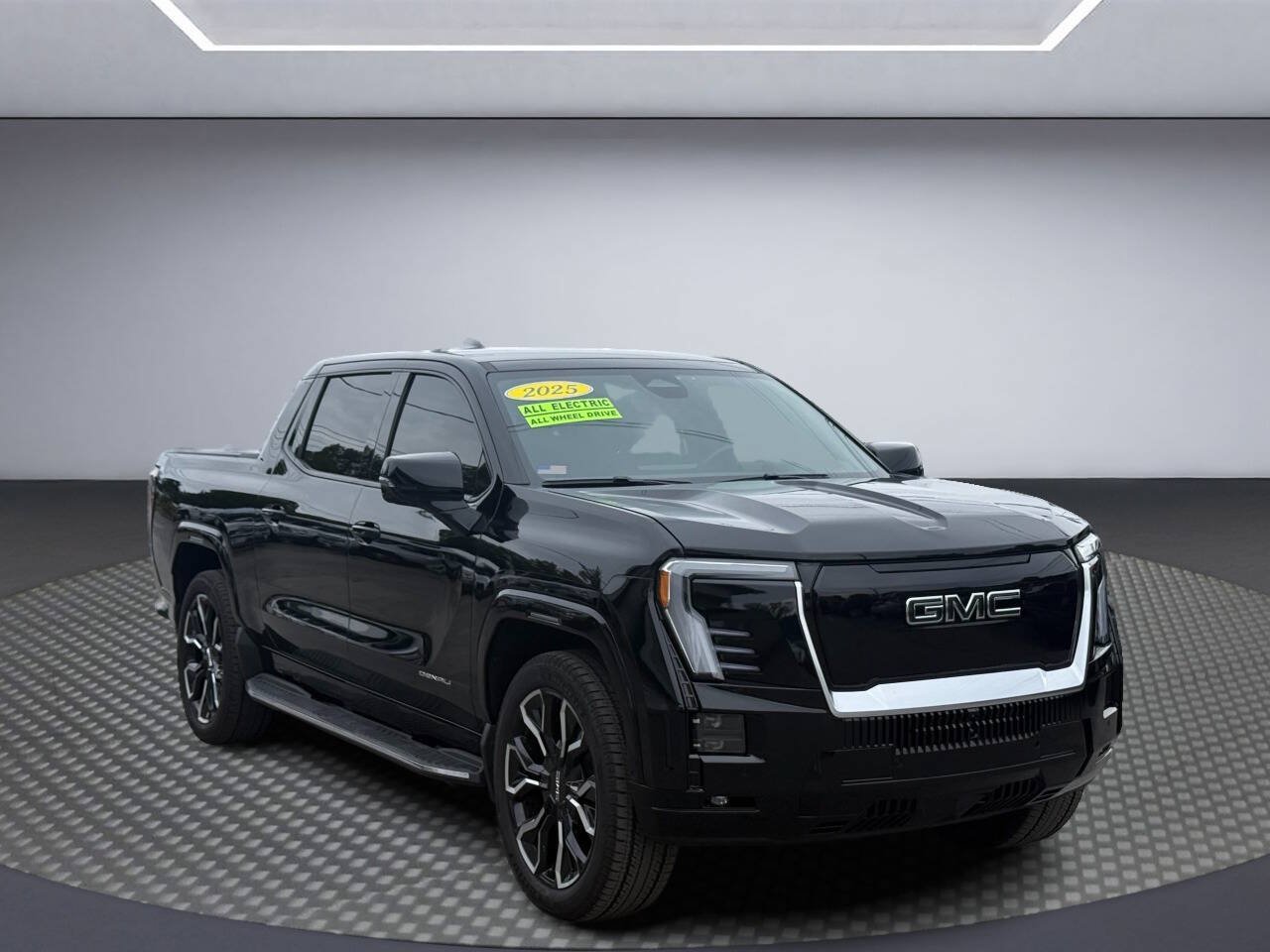 Used 2025 GMC Sierra EV Denali AWD/4WD image 3