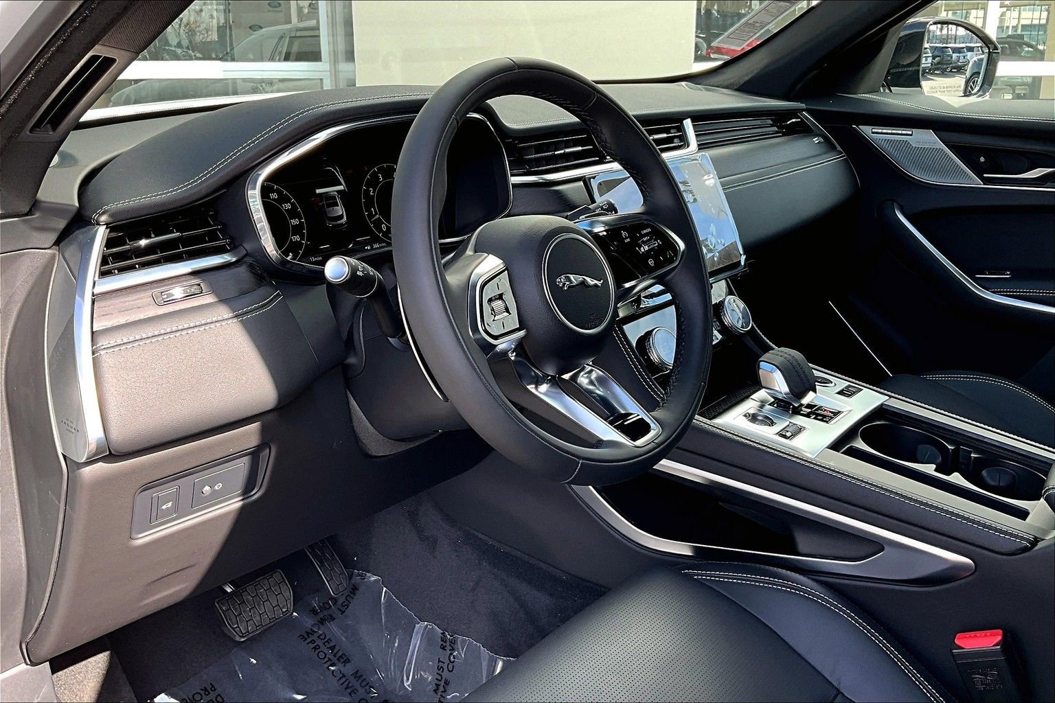 New 2025 Jaguar F-PACE R-Dynamic S image 6