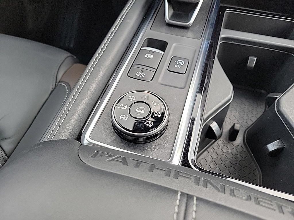 Used 2023 Nissan Pathfinder Platinum AWD/4WD image 29