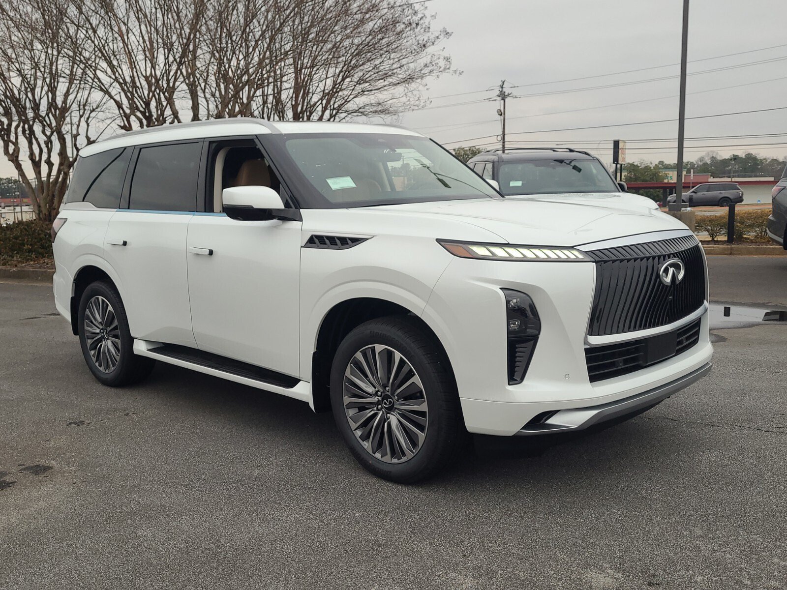 New 2026 INFINITI QX80 Luxe w/ Cargo Package RWD image 4