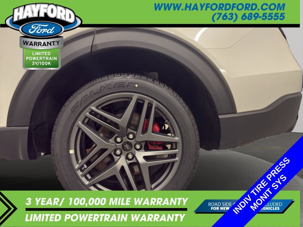 Used 2025 Ford Explorer ST-Line w/ ST-Line Street Pack AWD/4WD image 28