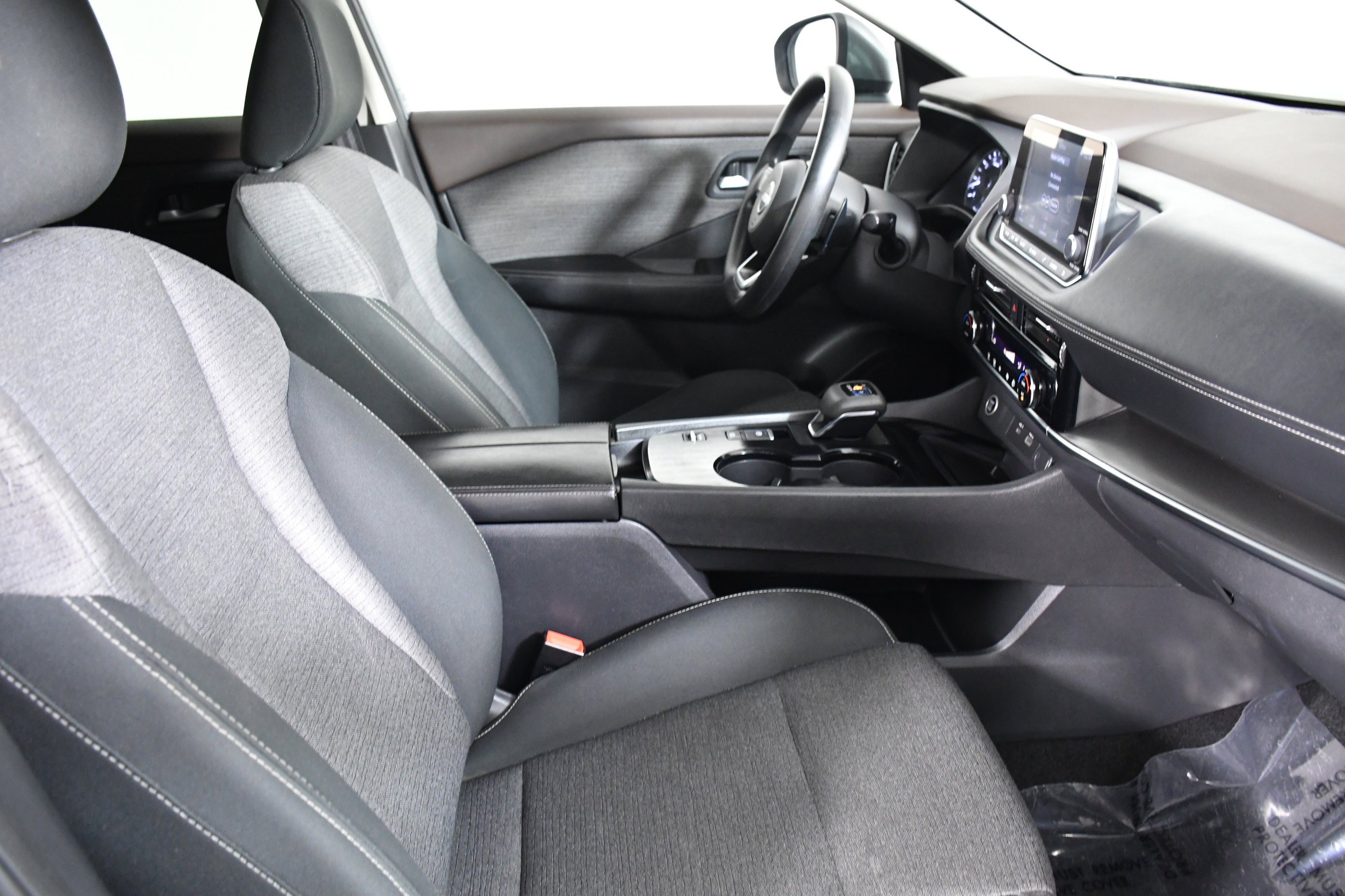 Used 2022 Nissan Rogue SV image 26
