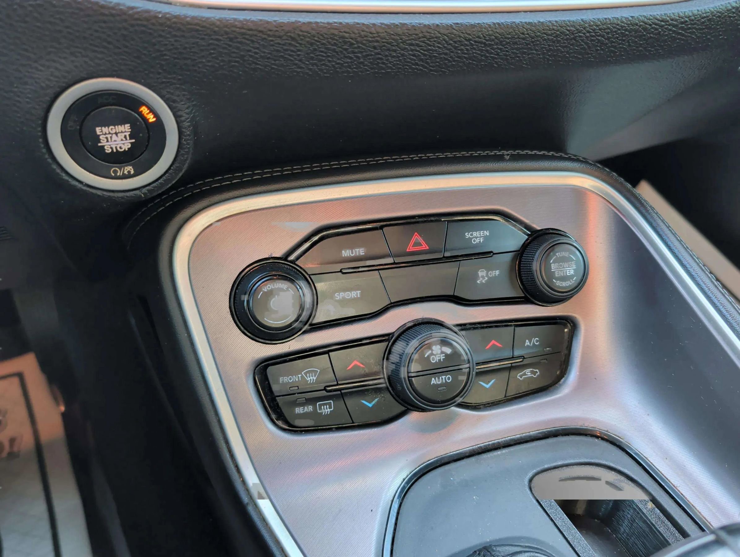 Used 2019 Dodge Challenger SXT AWD/4WD image 14