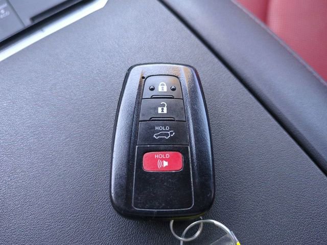 Used 2021 Toyota Highlander XSE FWD image 29