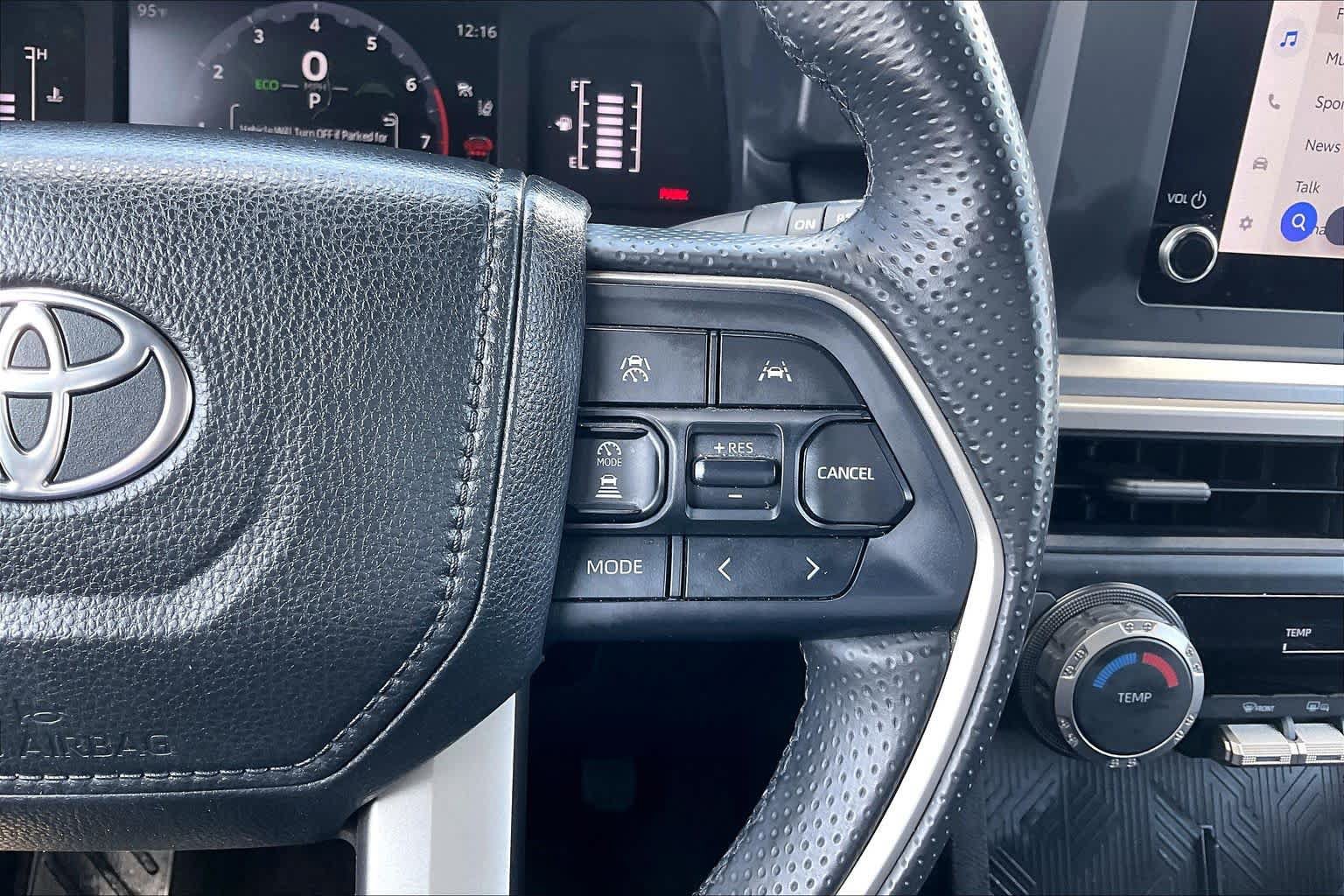 Used 2025 Toyota 4Runner SR5 AWD/4WD image 24