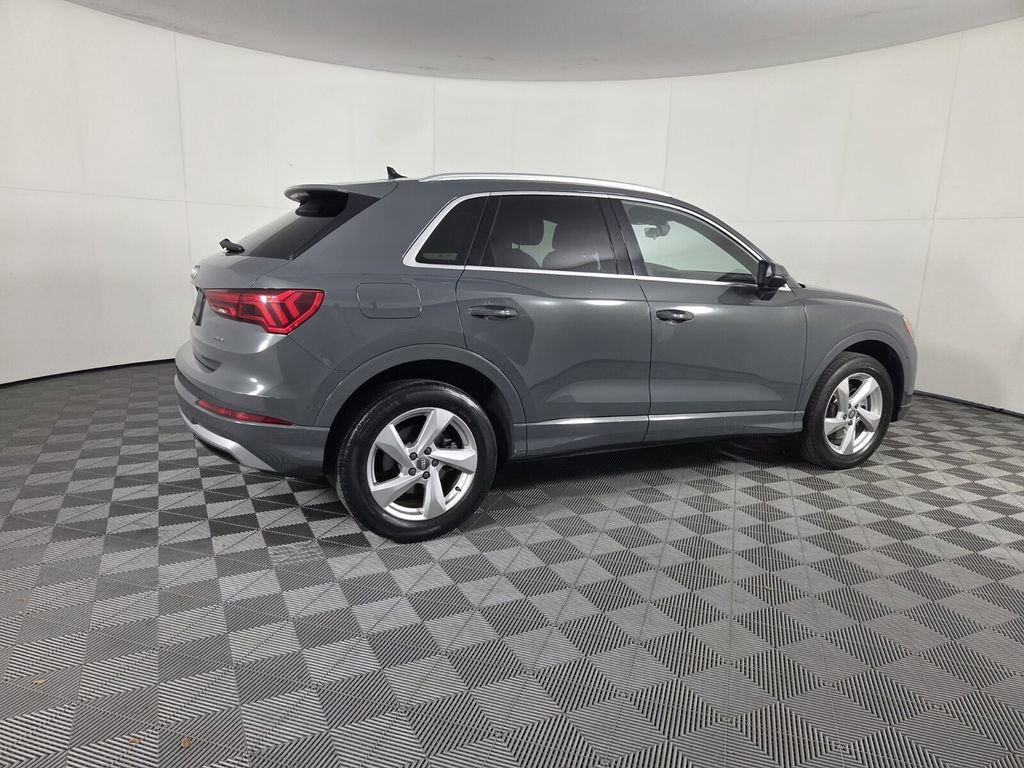 Used 2019 Audi Q3 2.0T Premium w/ Convenience Package AWD/4WD image 5