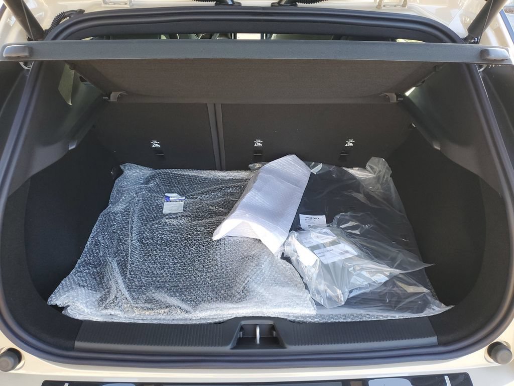New 2026 Volvo EX30 Plus w/ Protection Package Premier AWD/4WD image 4