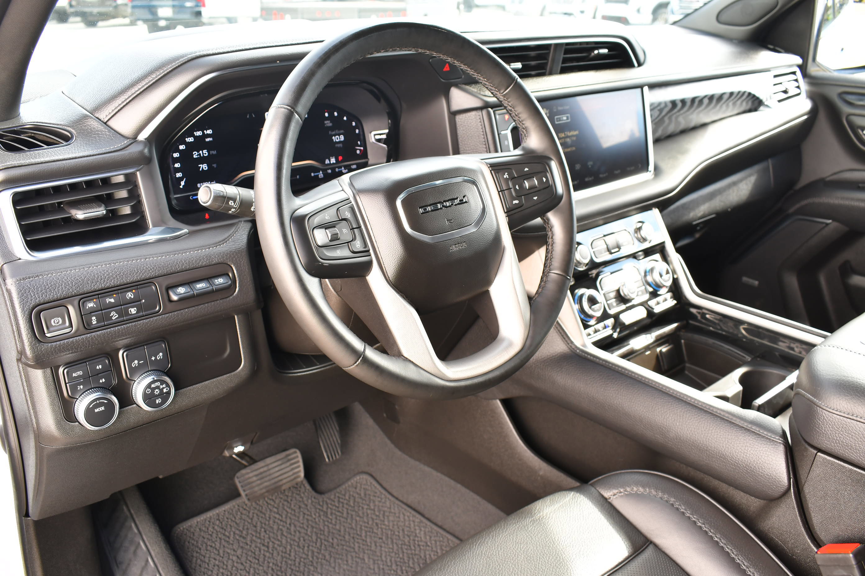 Used 2023 GMC Yukon Denali image 15