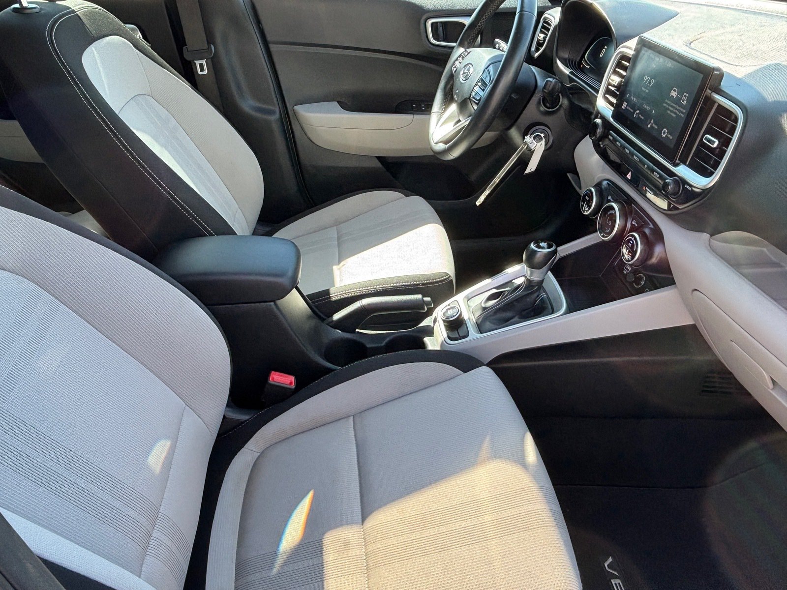 Used 2023 Hyundai Venue SEL w/ Cargo Package FWD image 31