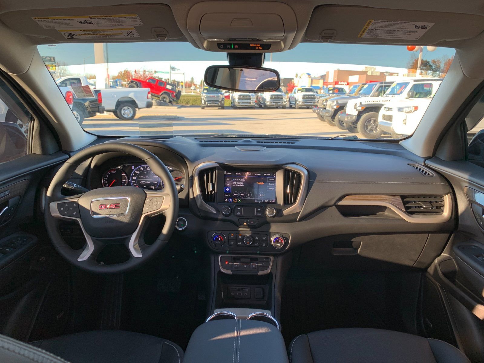 Used 2024 GMC Terrain Denali w/ Black Diamond Edition image 16